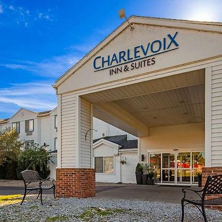 Charlevoix Inn & Suites Surestay Collection By Best Western Екстериор снимка
