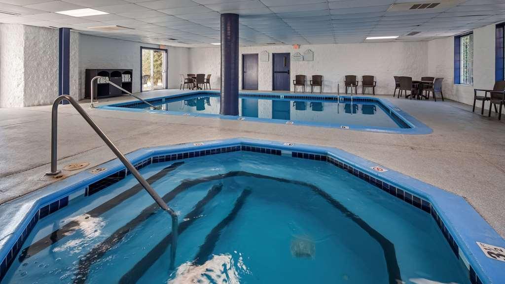 Charlevoix Inn & Suites Surestay Collection By Best Western Съоръжения снимка