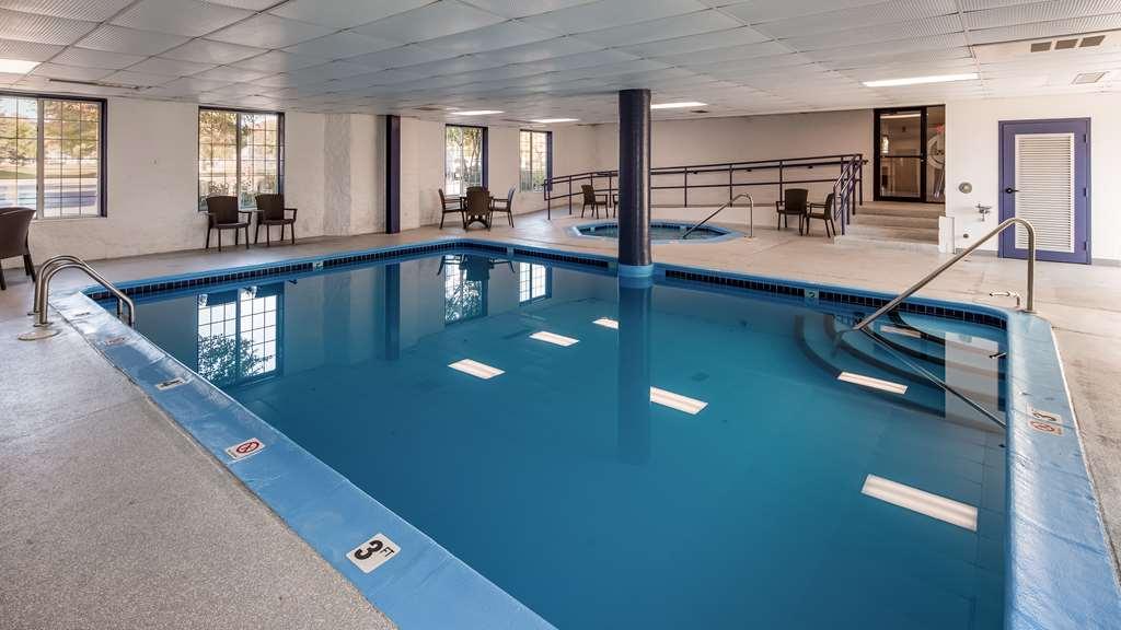 Charlevoix Inn & Suites Surestay Collection By Best Western Съоръжения снимка